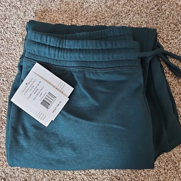 Beyond Yoga Jogger - Picture 3 of 3